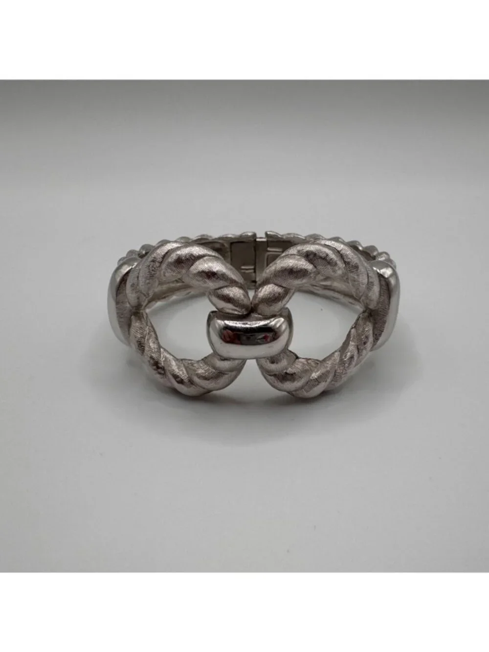 Signed Trifari Silver Tone Twisted Clamper Bracelet Vintage Textured Hinged - Picture 2 of 9